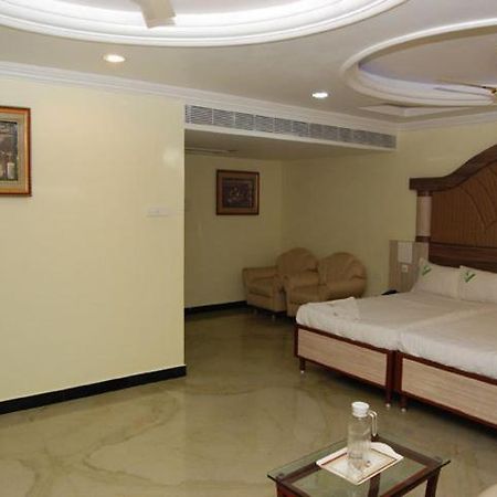 Shri Perumal Inn Pondicherry Esterno foto