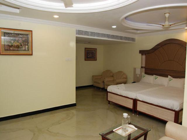 Shri Perumal Inn Pondicherry Esterno foto