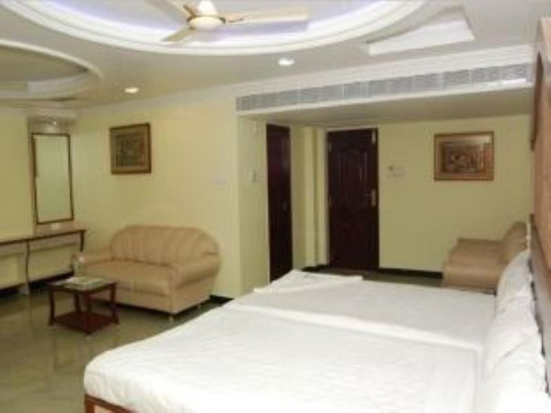 Shri Perumal Inn Pondicherry Esterno foto